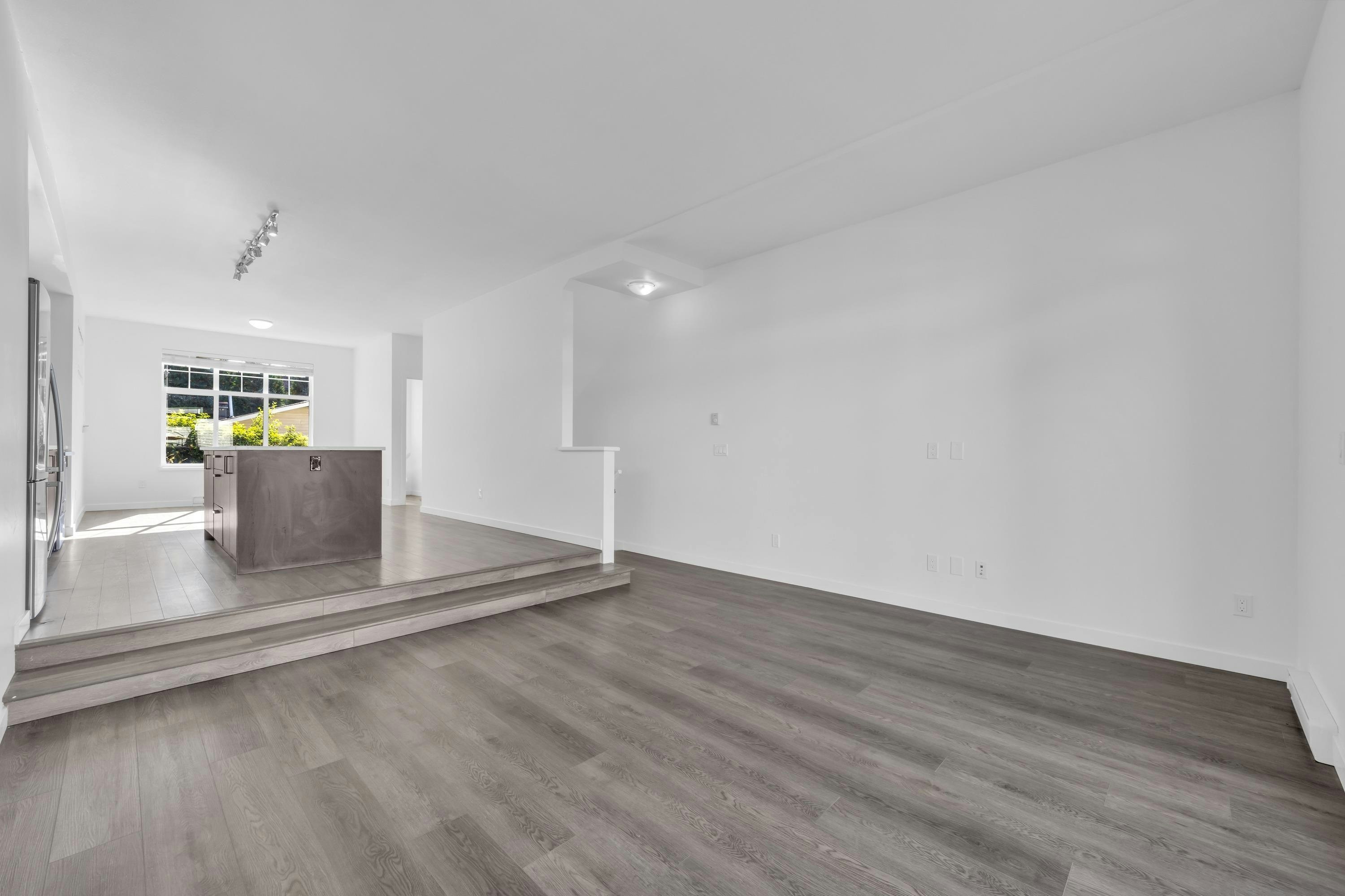 113-8130 136a Street, Surrey, BC, V3W 1H9 - 11