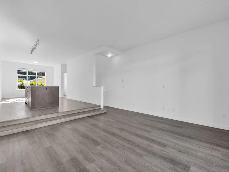 113-8130 136a Street, Surrey, BC, V3W 1H9 - 11