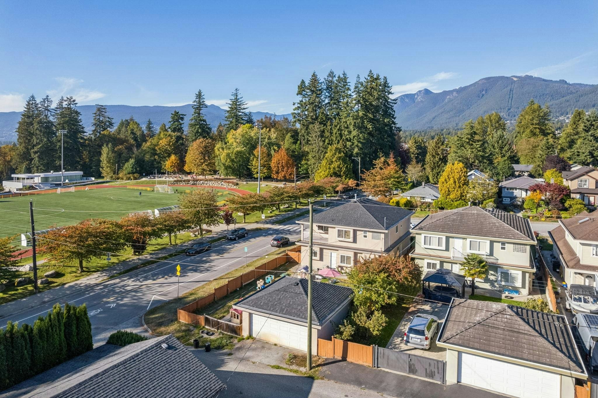 358 W 16th Street, North Vancouver, BC, V7M 1T8 - 11