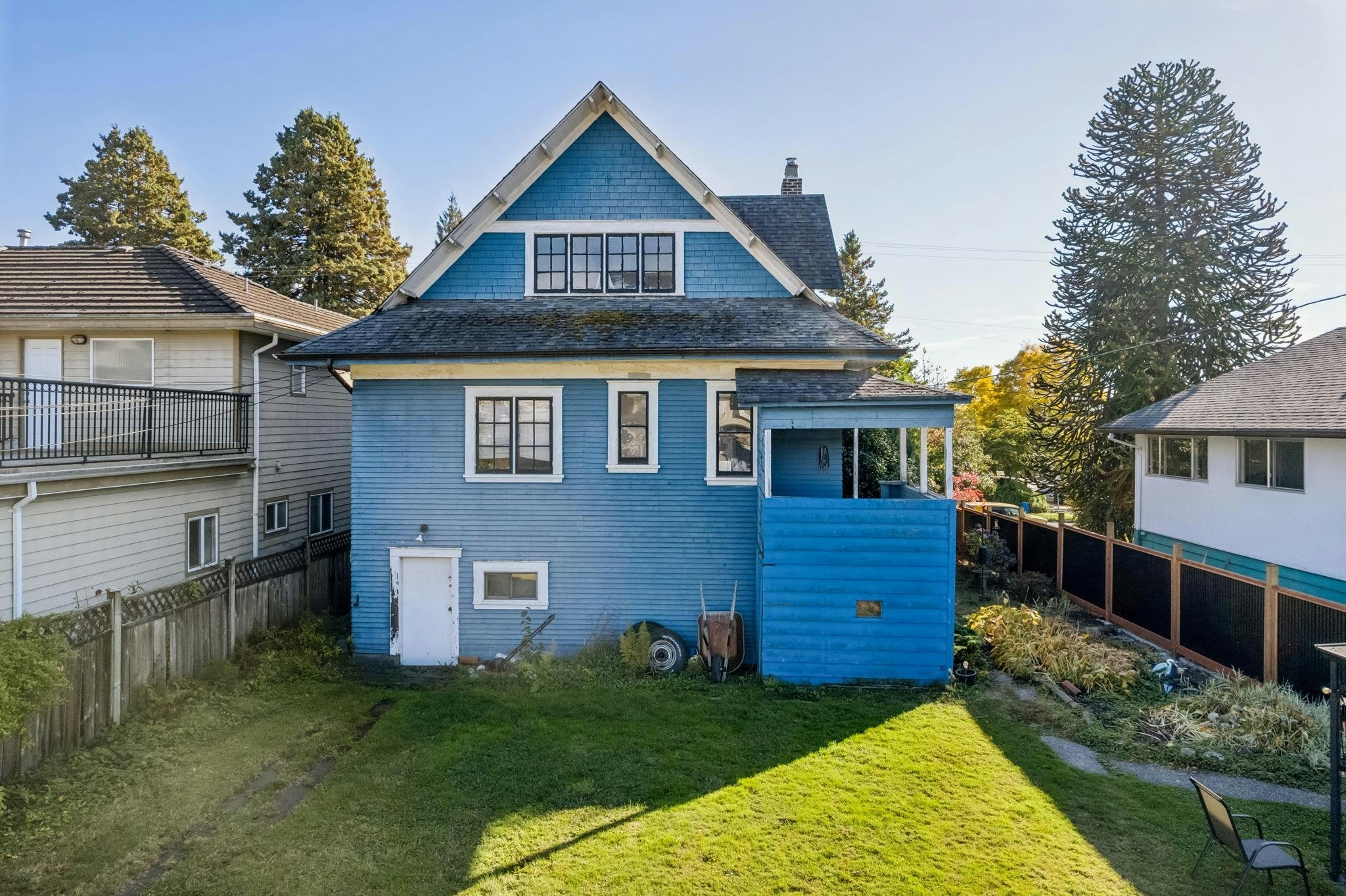358 W 16th Street, North Vancouver, BC, V7M 1T8 - 12