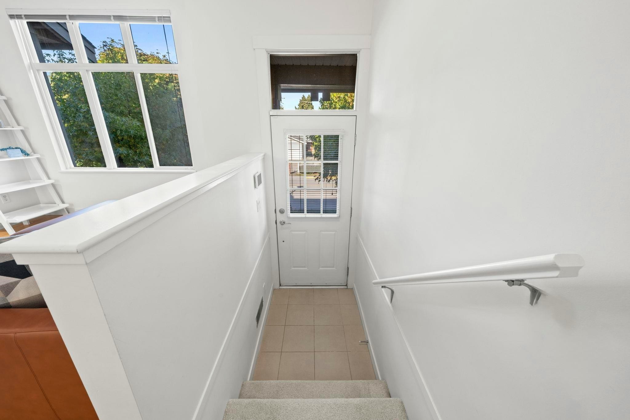 86-9800 Odlin Road - 4