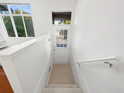 86-9800 Odlin Road - 4