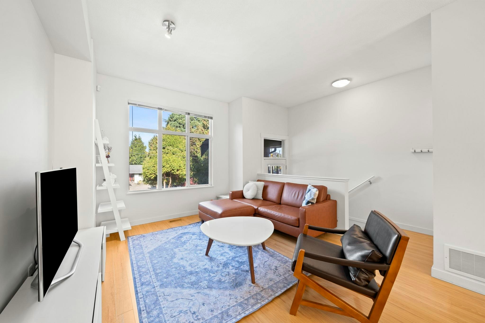 86-9800 Odlin Road - 5