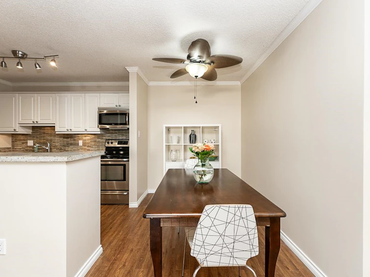 301-327 Ninth Street, New Westminster, BC, V3M 3V8 - 6