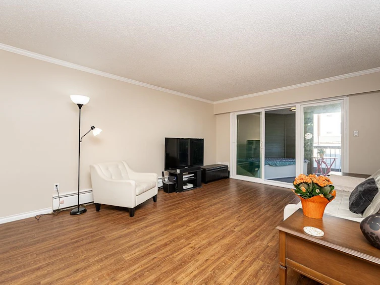 301-327 Ninth Street, New Westminster, BC, V3M 3V8 - 4