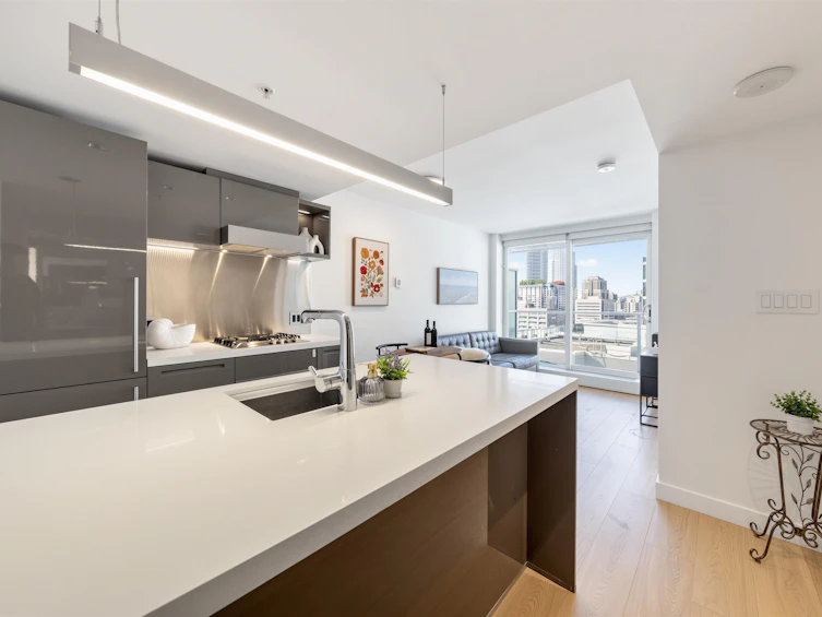 1902-777 Richards Street, Vancouver, BC, V6B 0M6 - 11