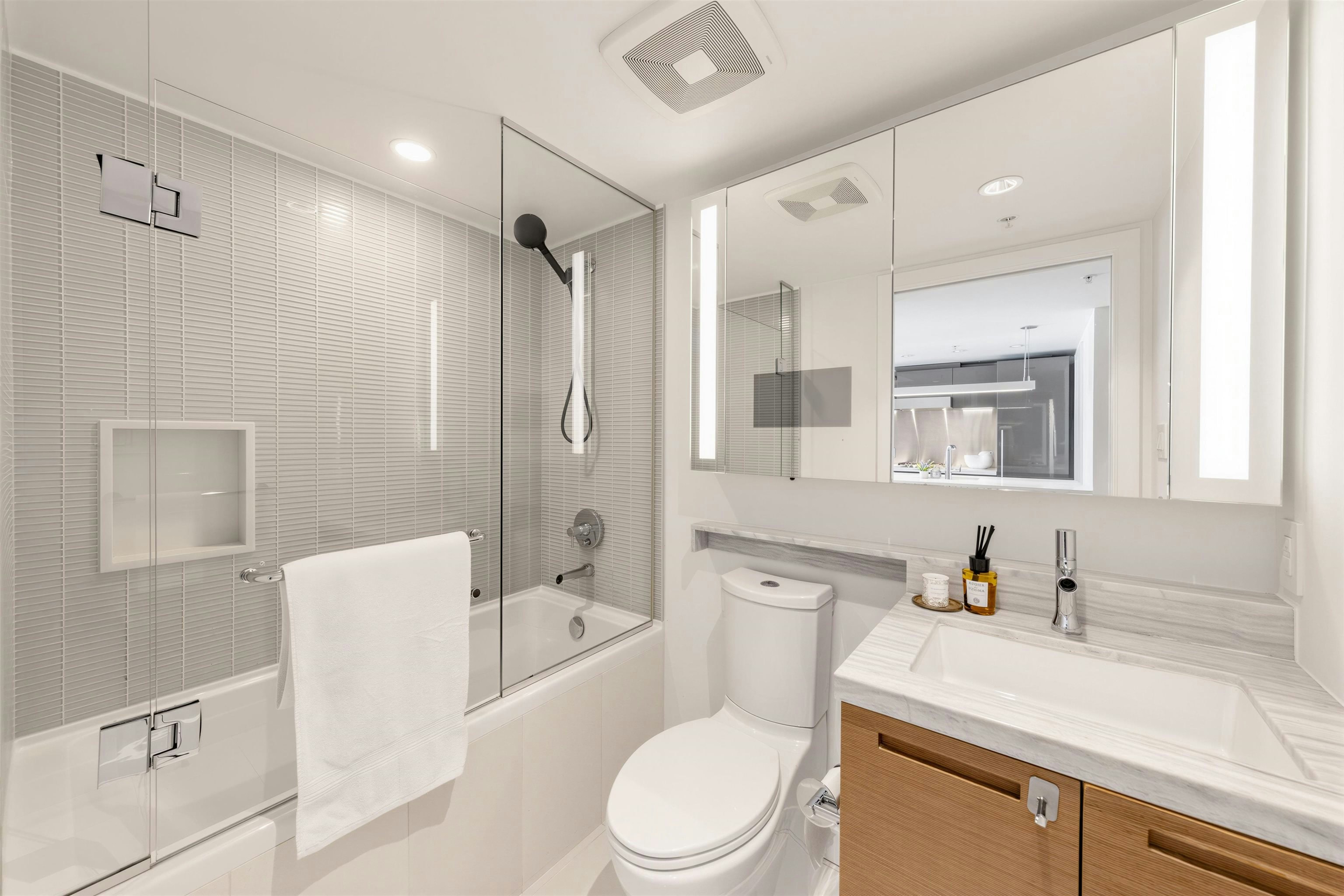 1902-777 Richards Street, Vancouver, BC, V6B 0M6 - 28