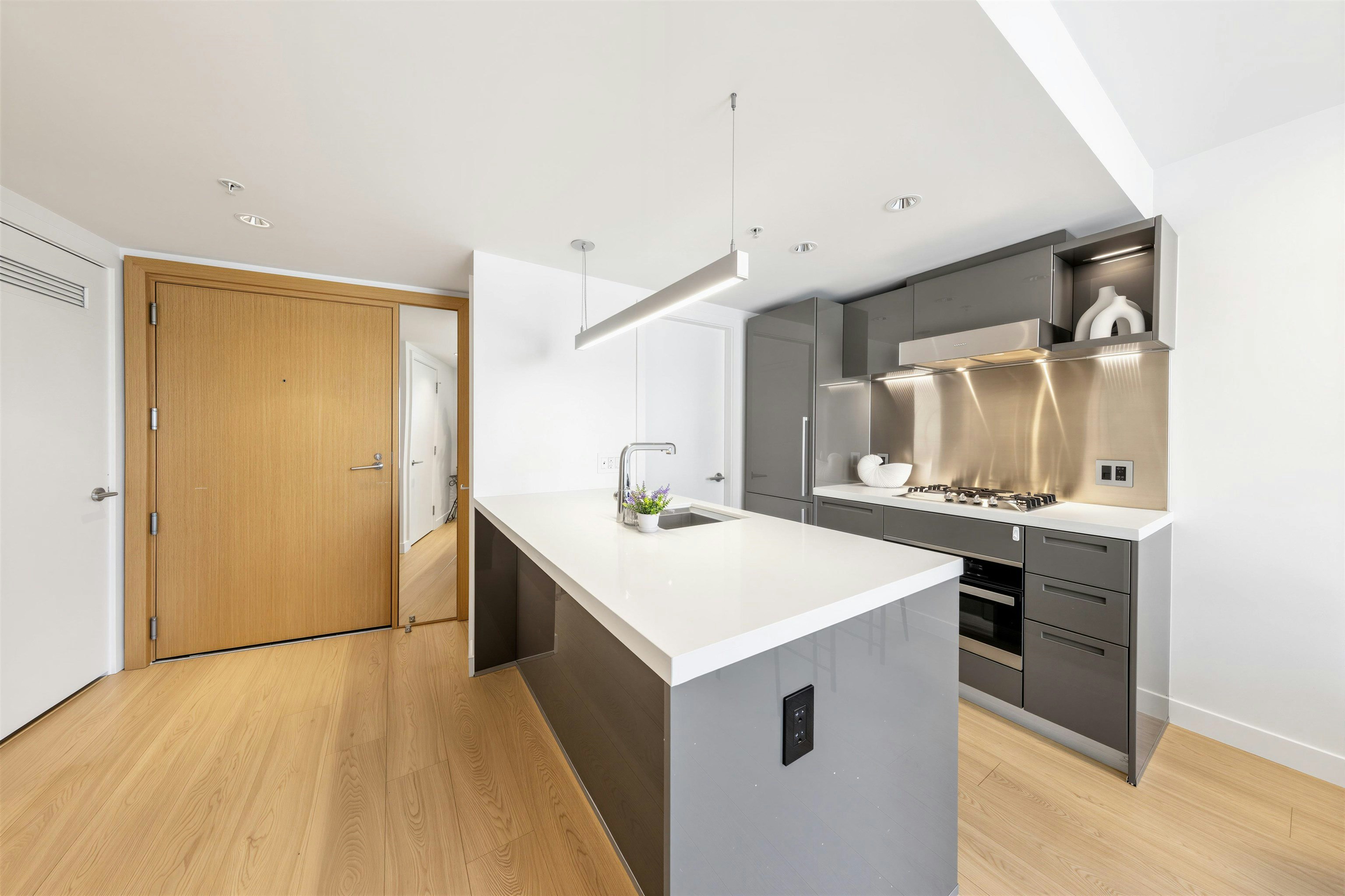 1902-777 Richards Street, Vancouver, BC, V6B 0M6 - 9