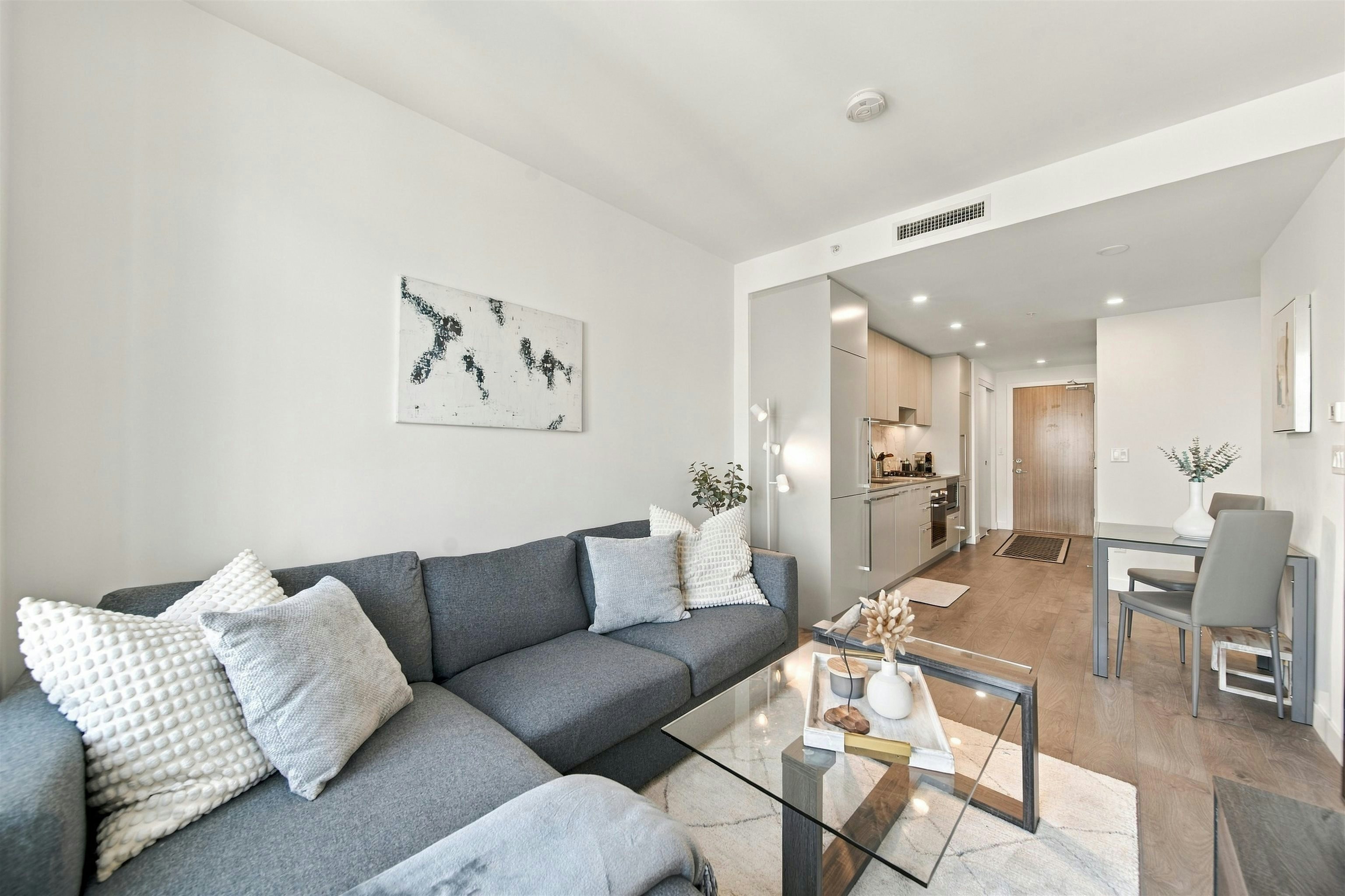 2407-6468 Willingdon Avenue - 4