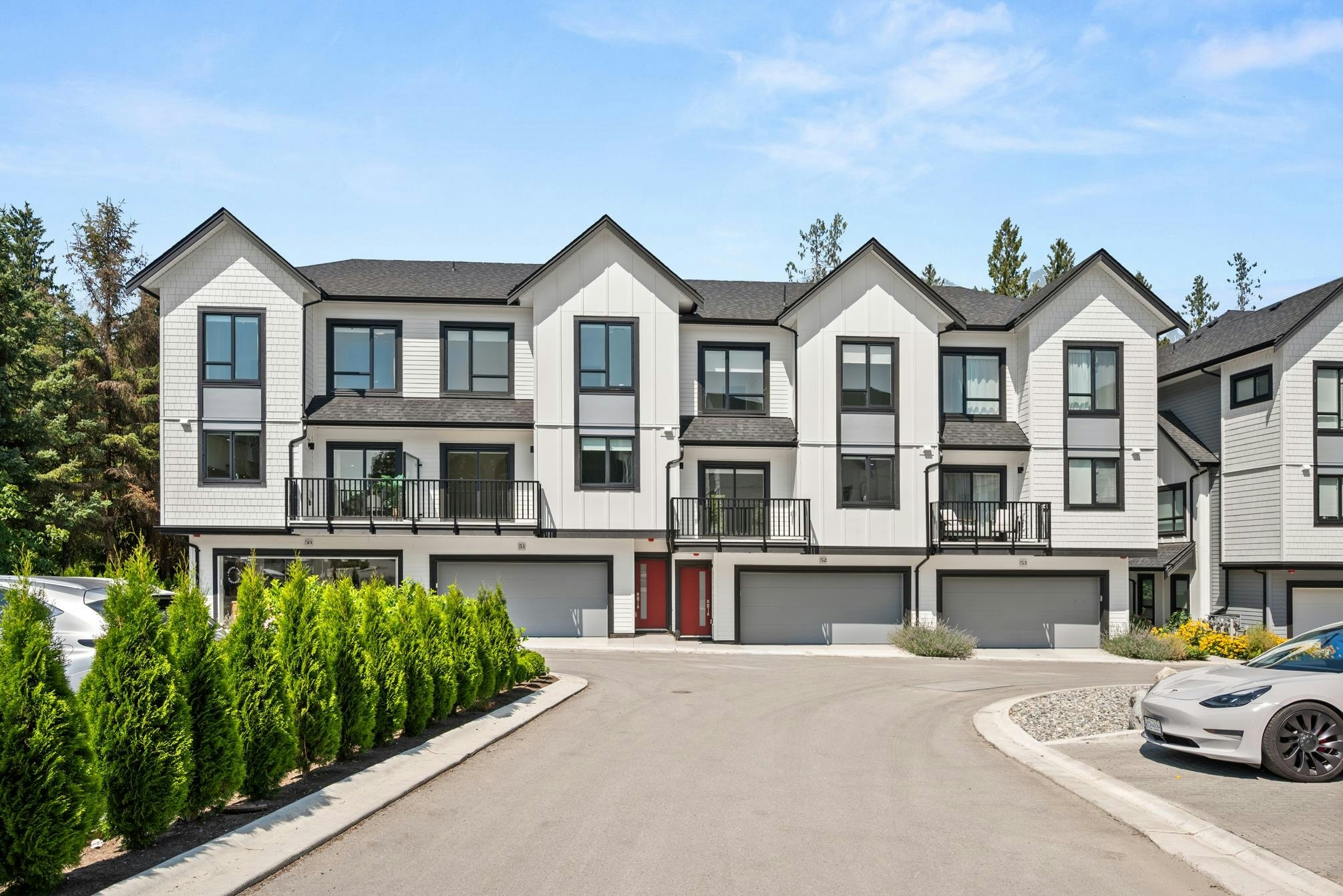 85-16487 89 Avenue - 3
