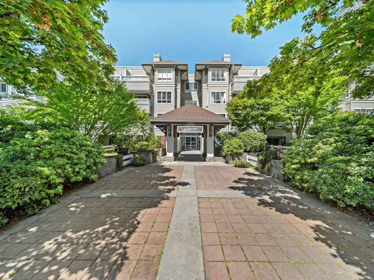 302-6745 Station Hill Court, Burnaby, BC, V3N 4Z4 - 2