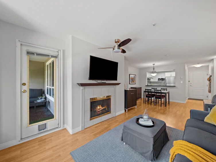 302-6745 Station Hill Court, Burnaby, BC, V3N 4Z4 - 6