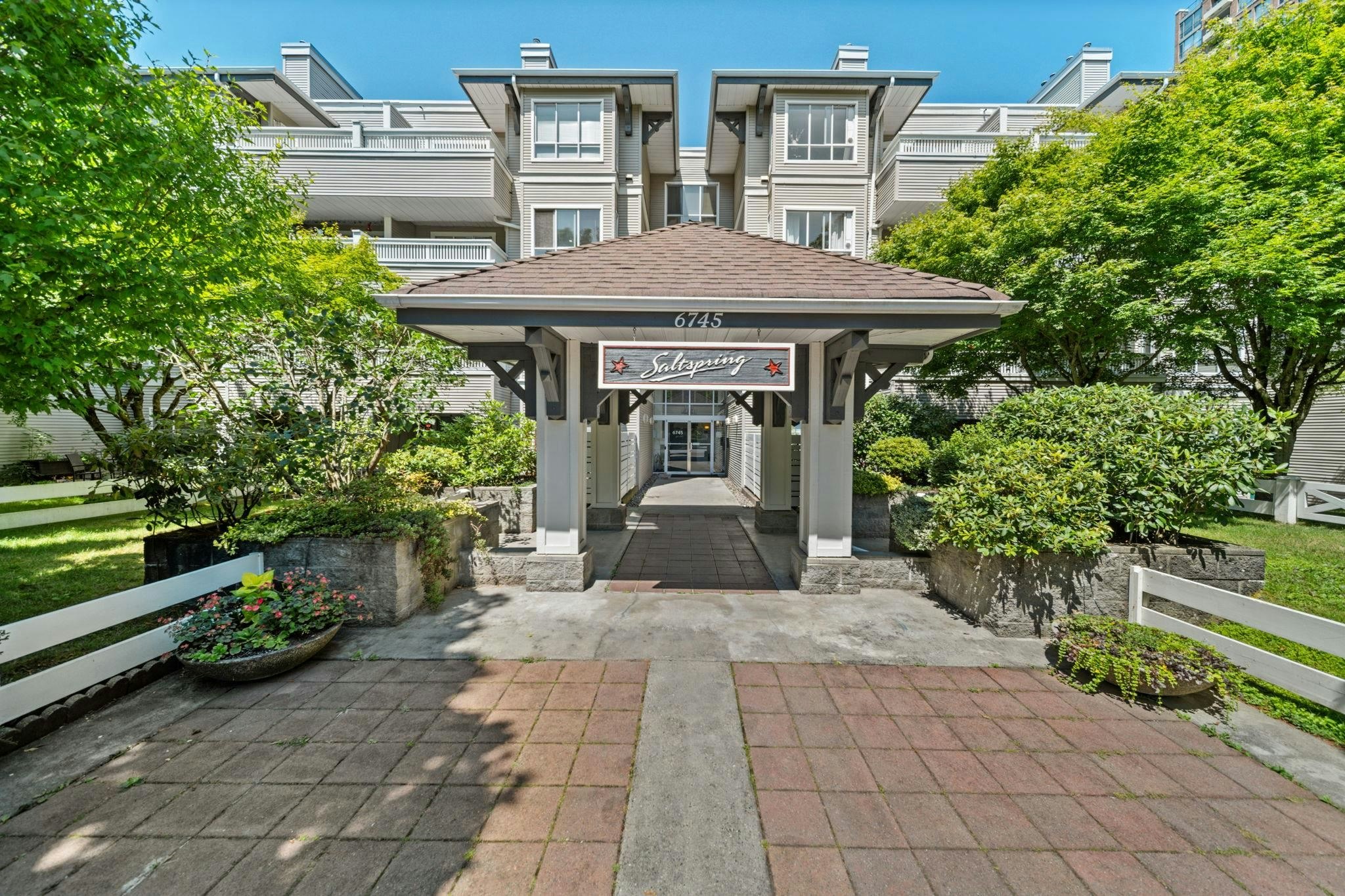 302-6745 Station Hill Court, Burnaby, BC, V3N 4Z4