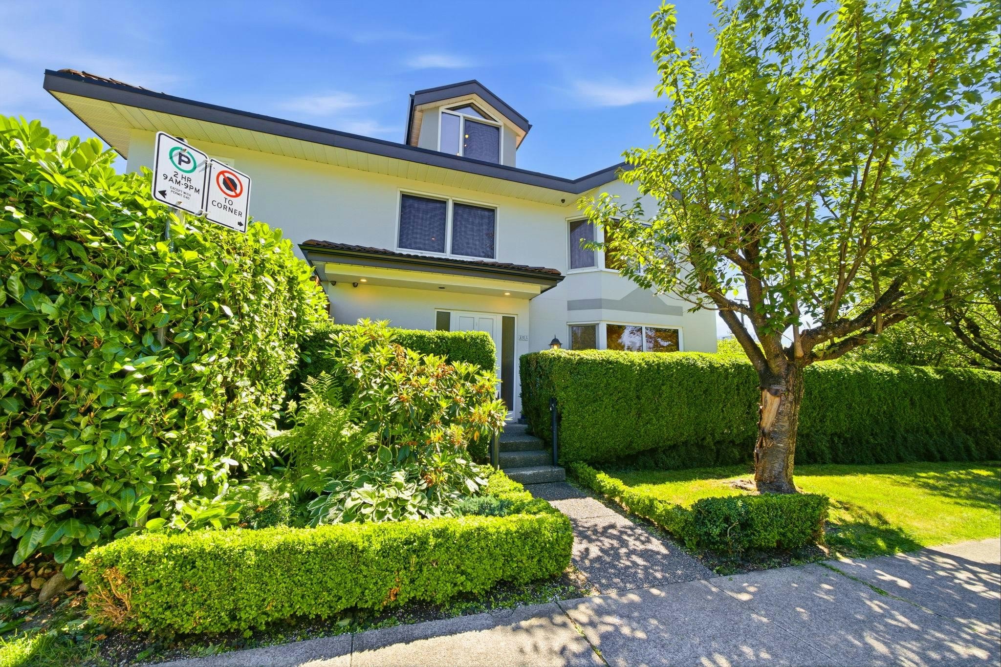 305 E 17th Street, North Vancouver, BC, V7L 2W1
