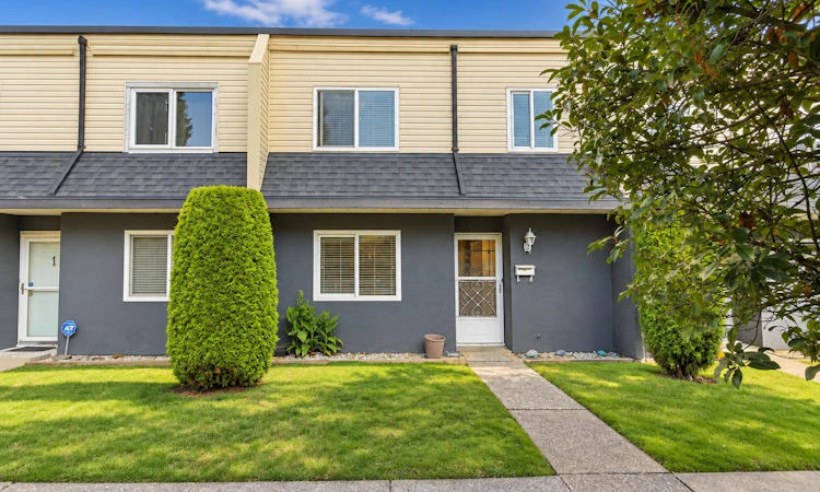 2-2957 Oxford Street