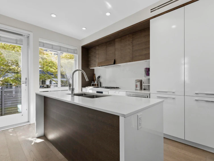 276 W 62nd Avenue, Vancouver, BC, V5X 0H1 - 7