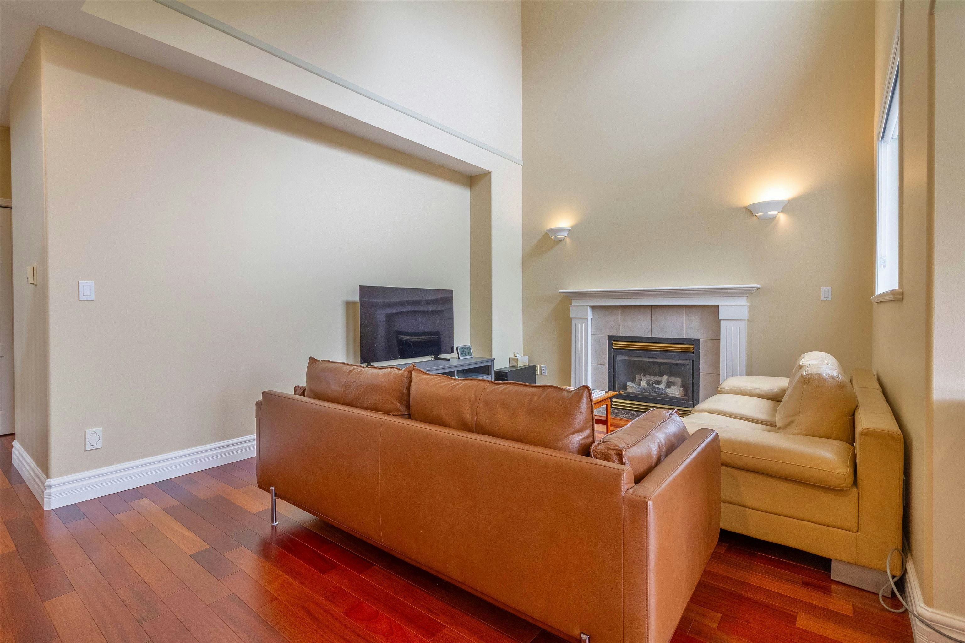 2115 Berkshire Crescent - 3
