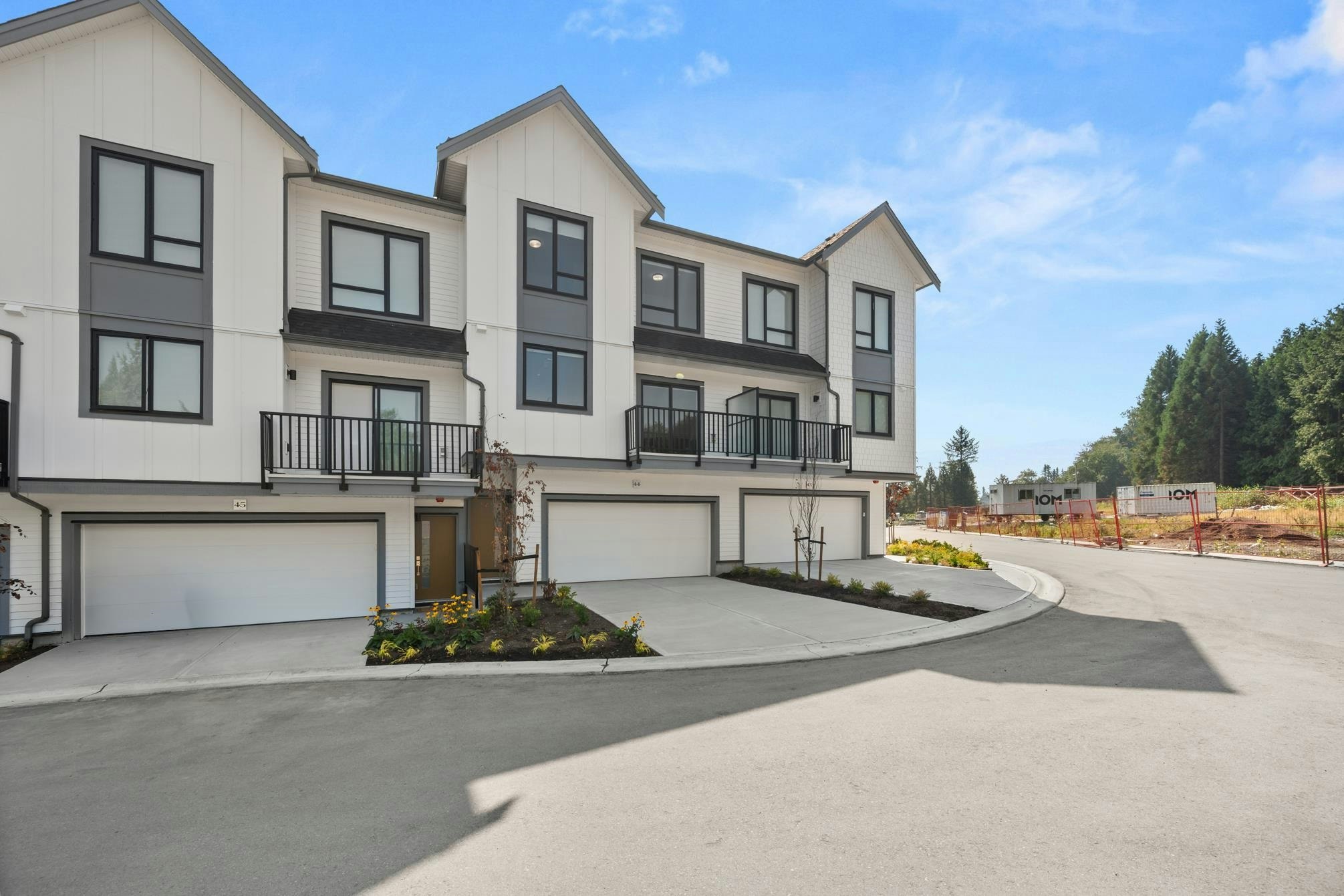 75-16487 89 Ave - 3