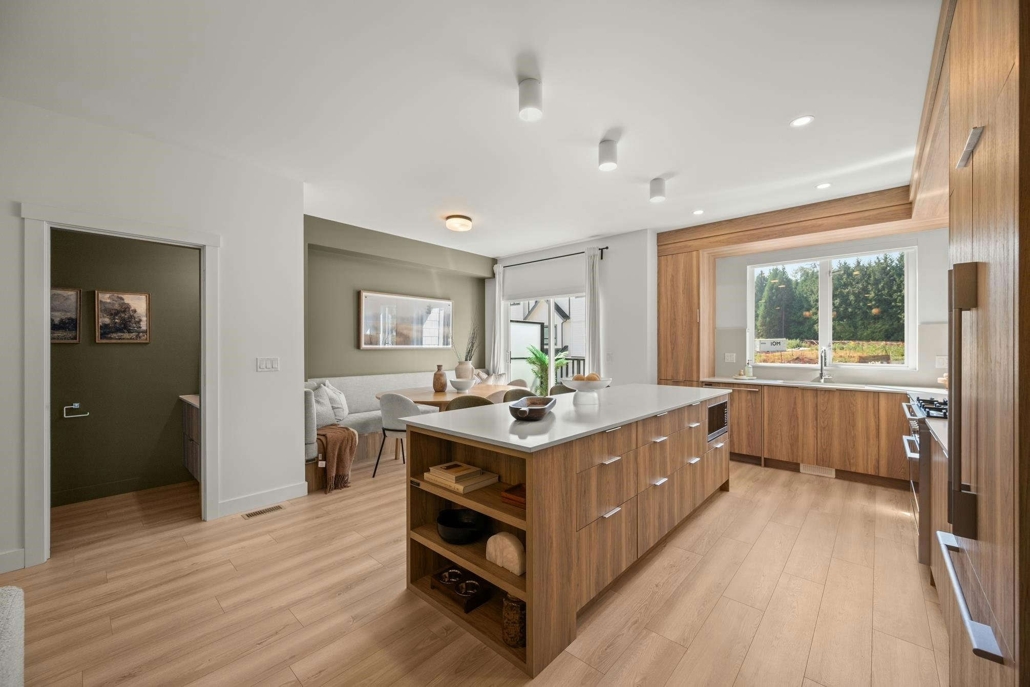 74-16487 89 Avenue - 5