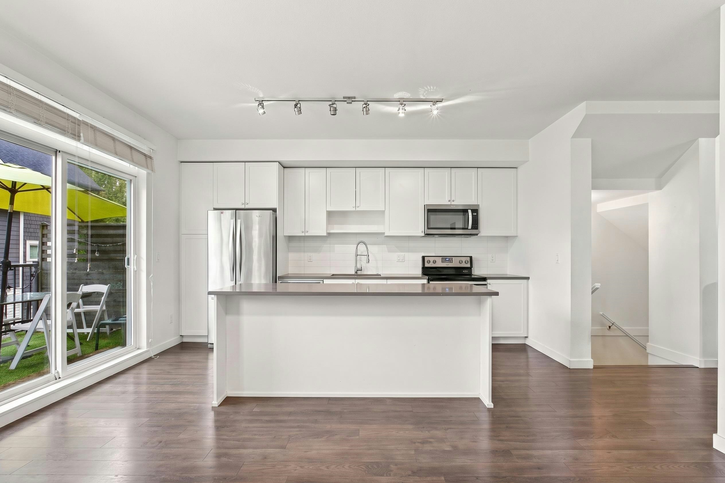 128-15230 Guildford Drive, Surrey, BC, V3R 0C8 - 12