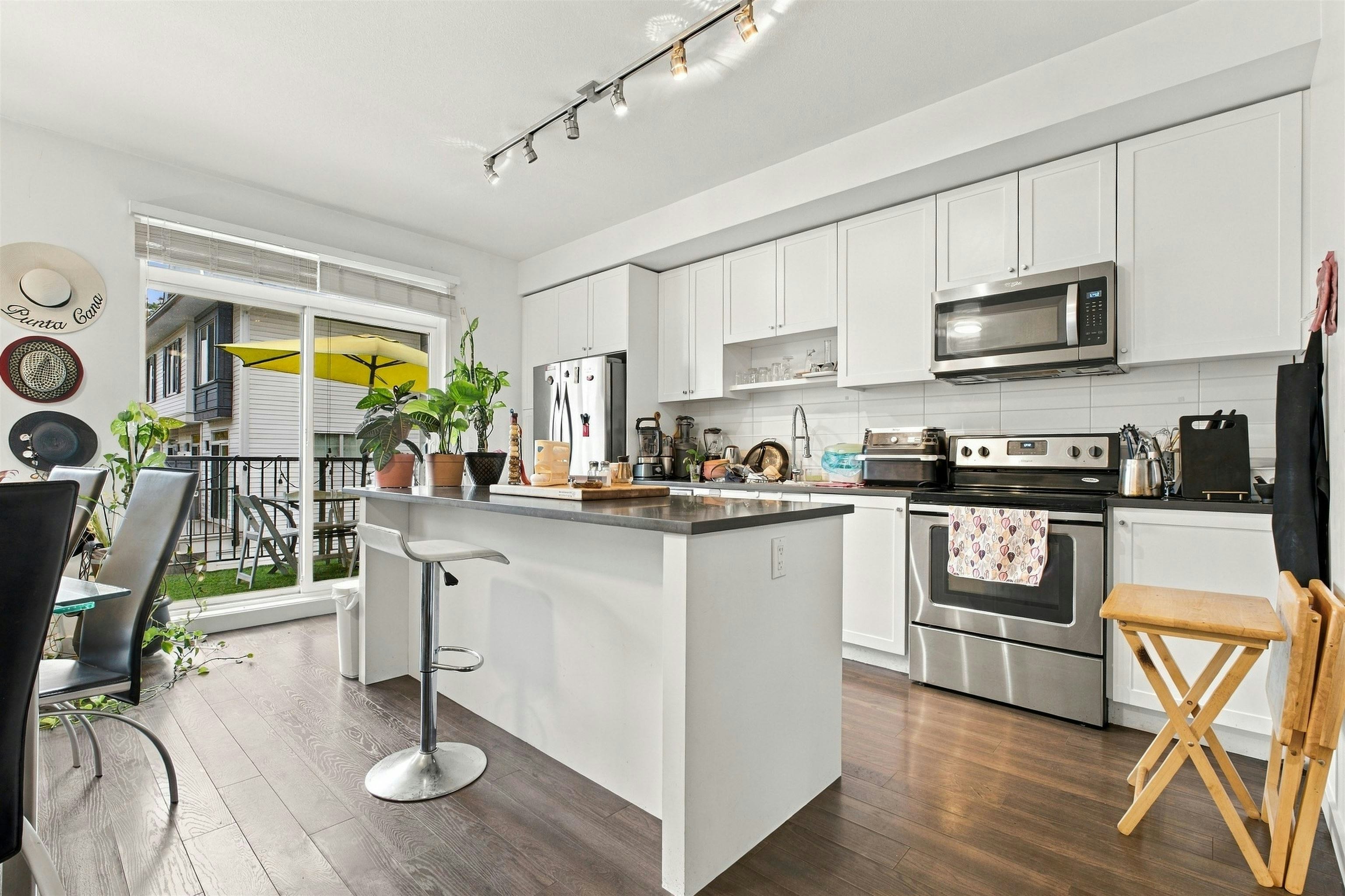 128-15230 Guildford Drive, Surrey, BC, V3R 0C8 - 11