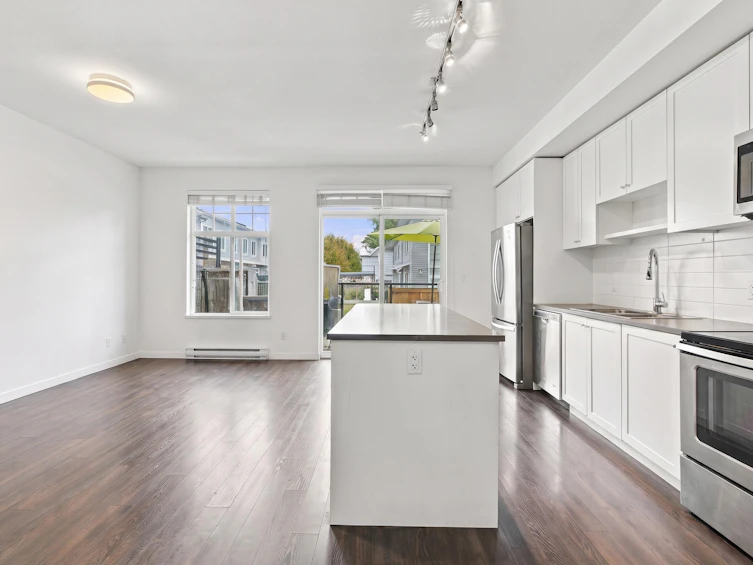 128-15230 Guildford Drive, Surrey, BC, V3R 0C8 - 7
