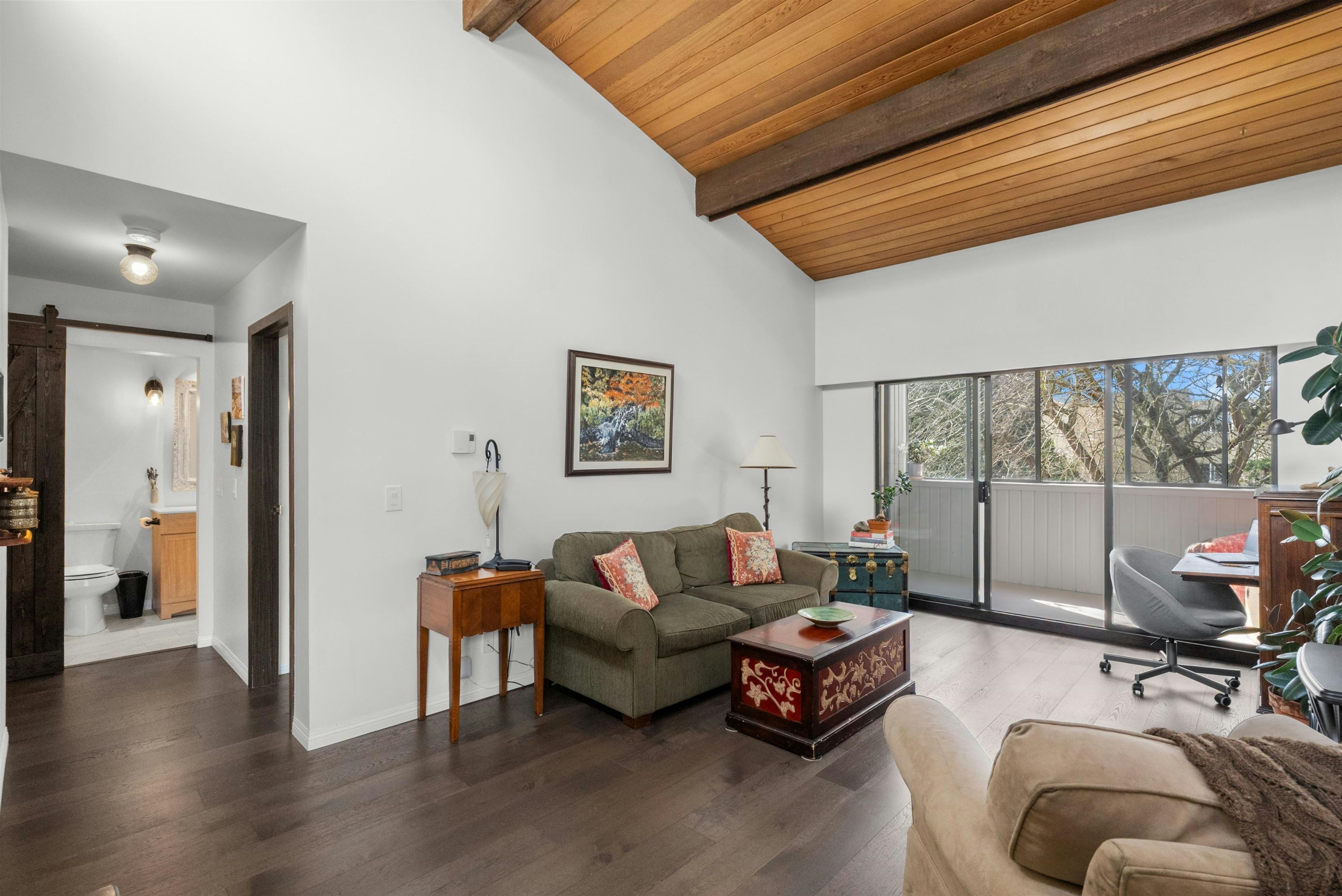 301-5553 16 Avenue - 2