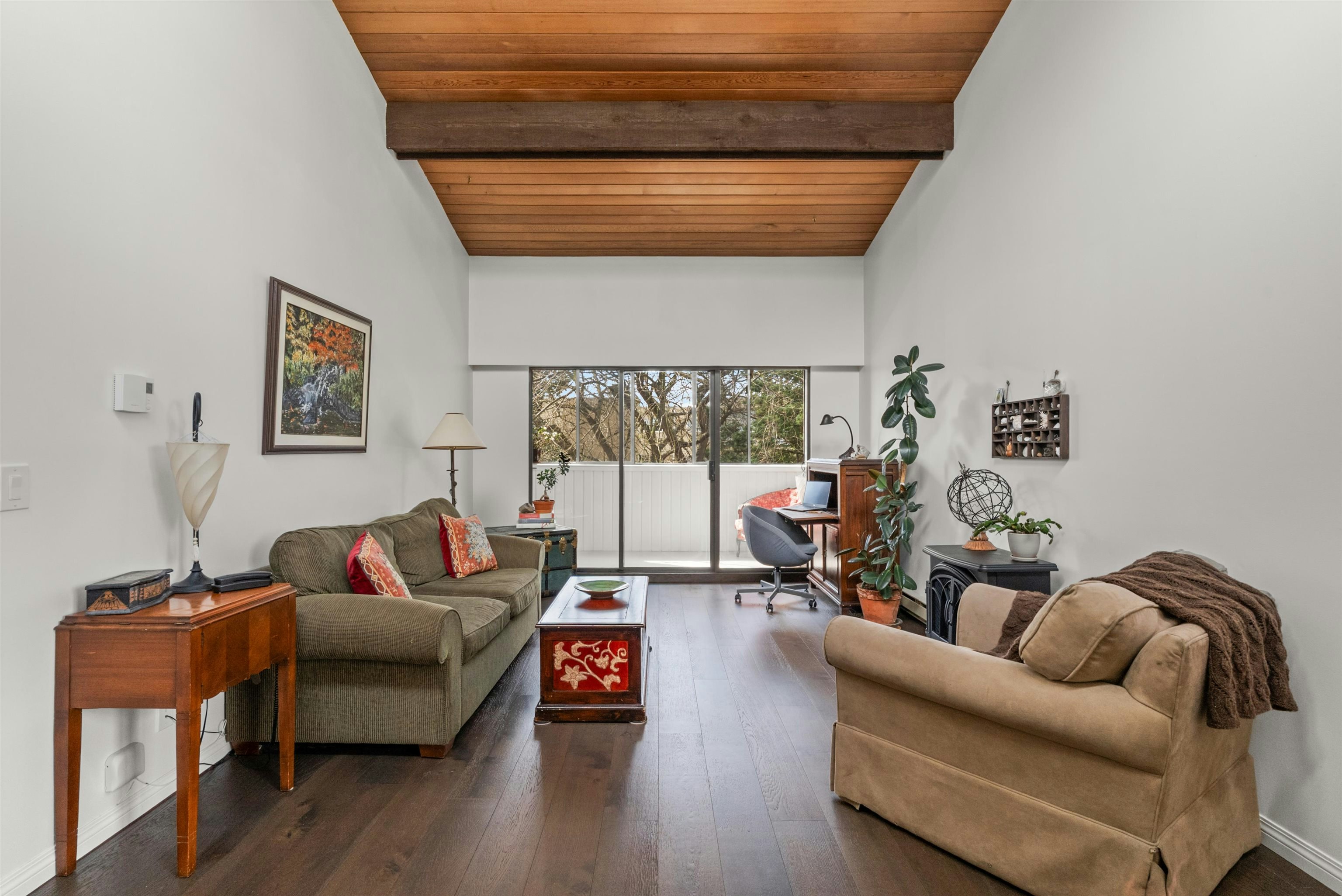 301-5553 16 Avenue - 5