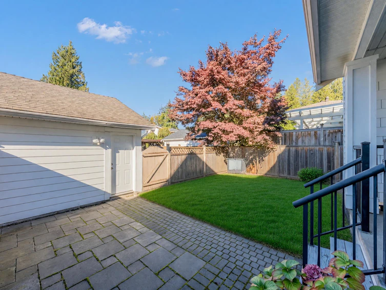 2411 George Street, North Vancouver, BC, V7P 2N4 - 36