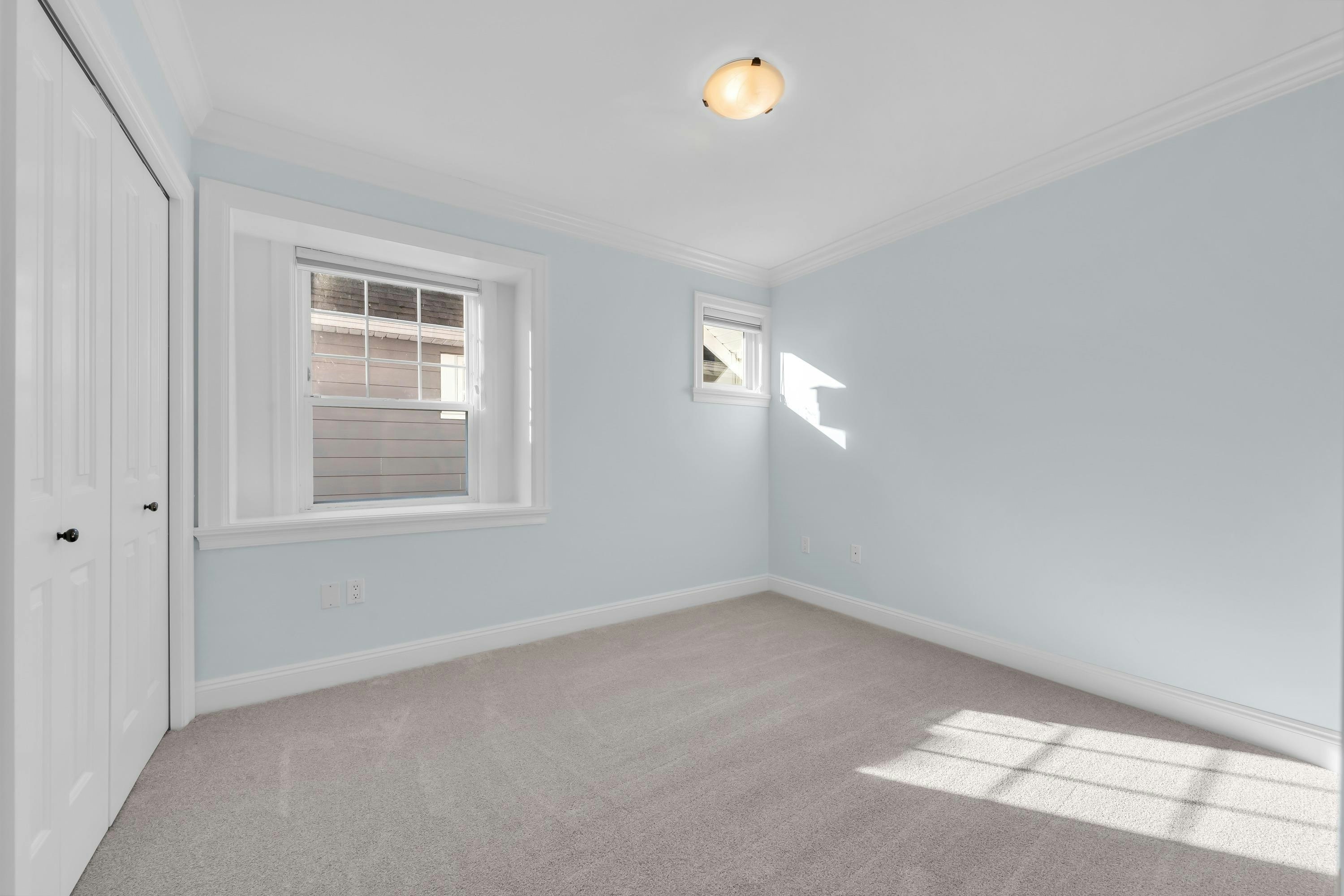 2411 George Street, North Vancouver, BC, V7P 2N4 - 19