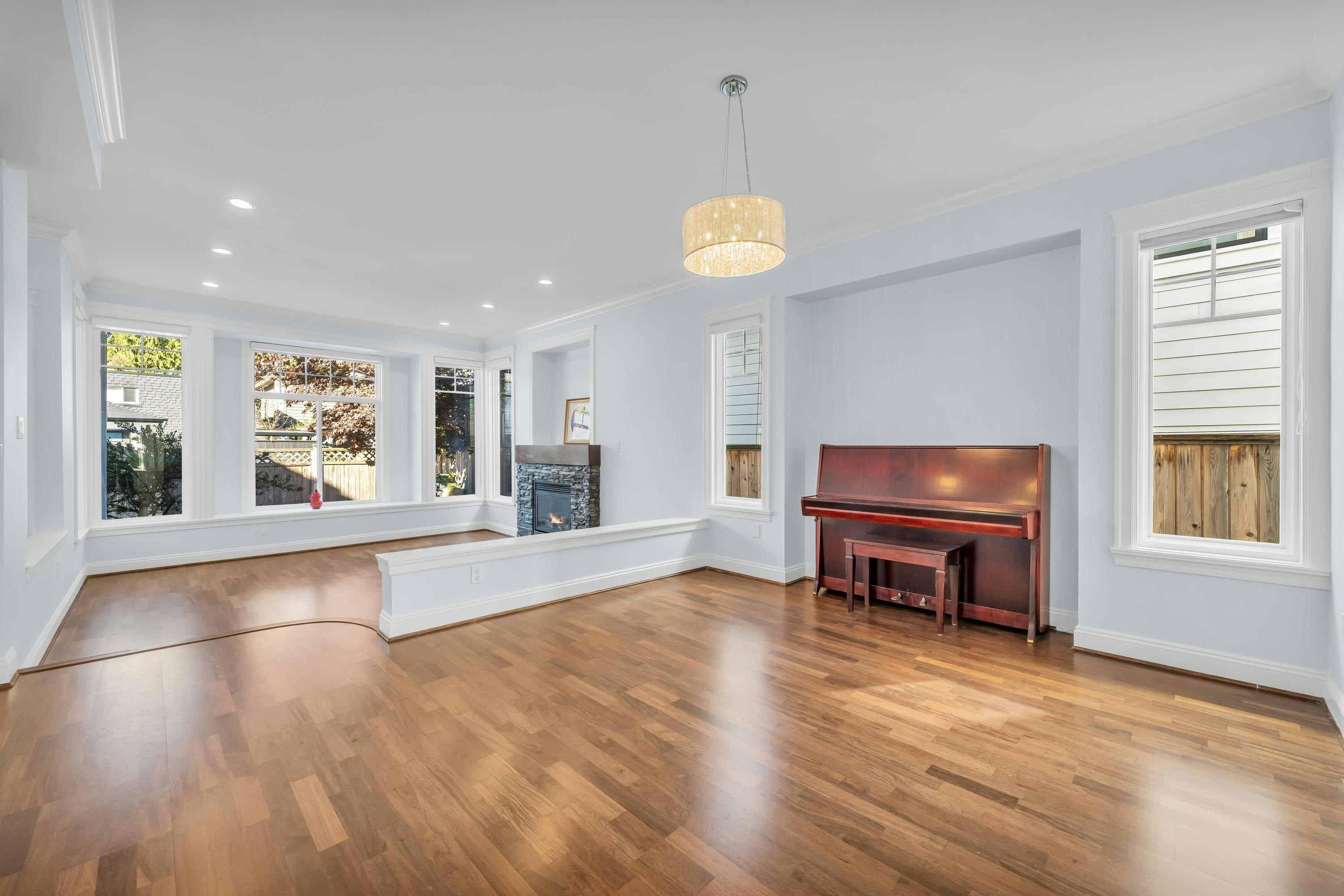 2411 George Street, North Vancouver, BC, V7P 2N4 - 11