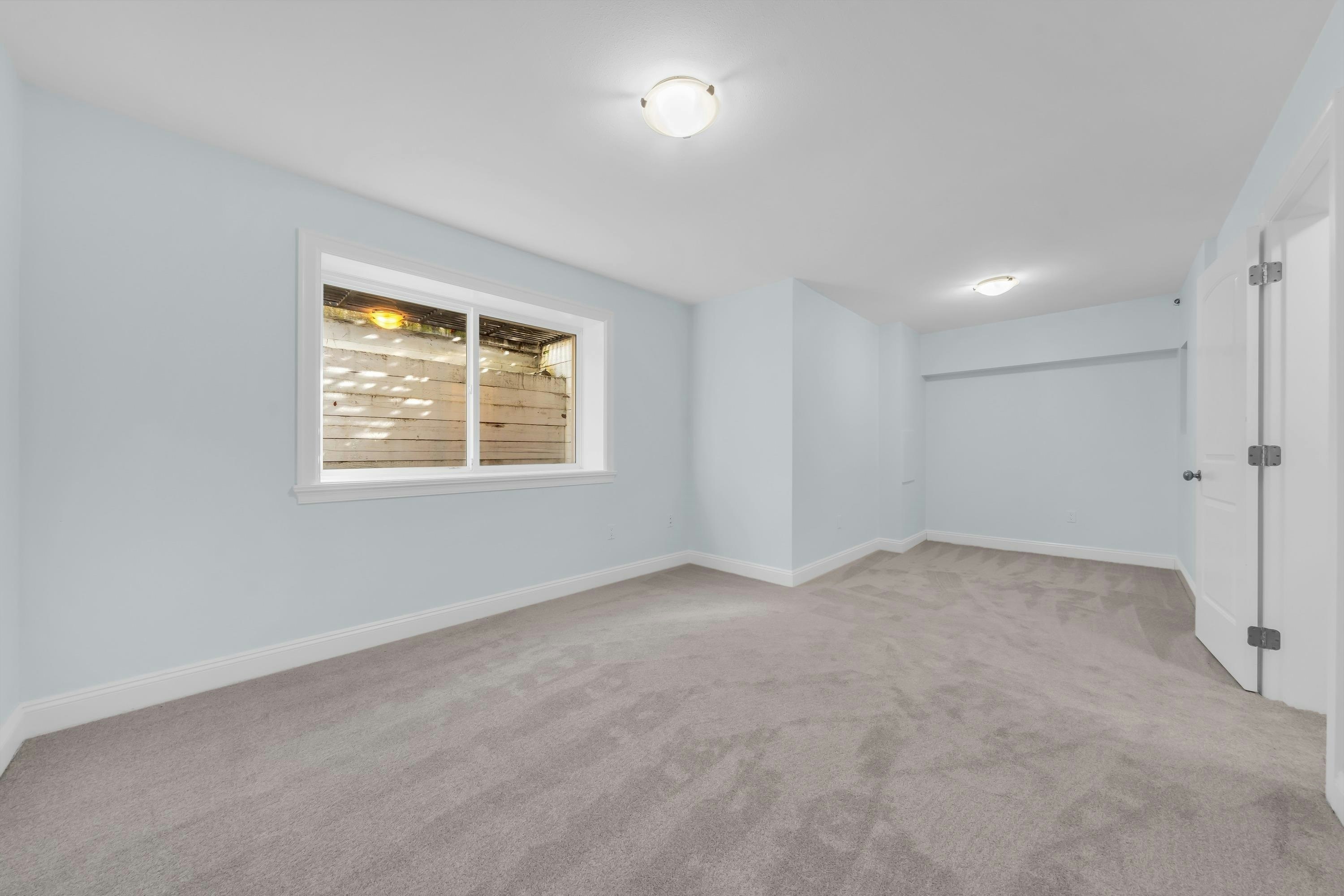 2411 George Street, North Vancouver, BC, V7P 2N4 - 14