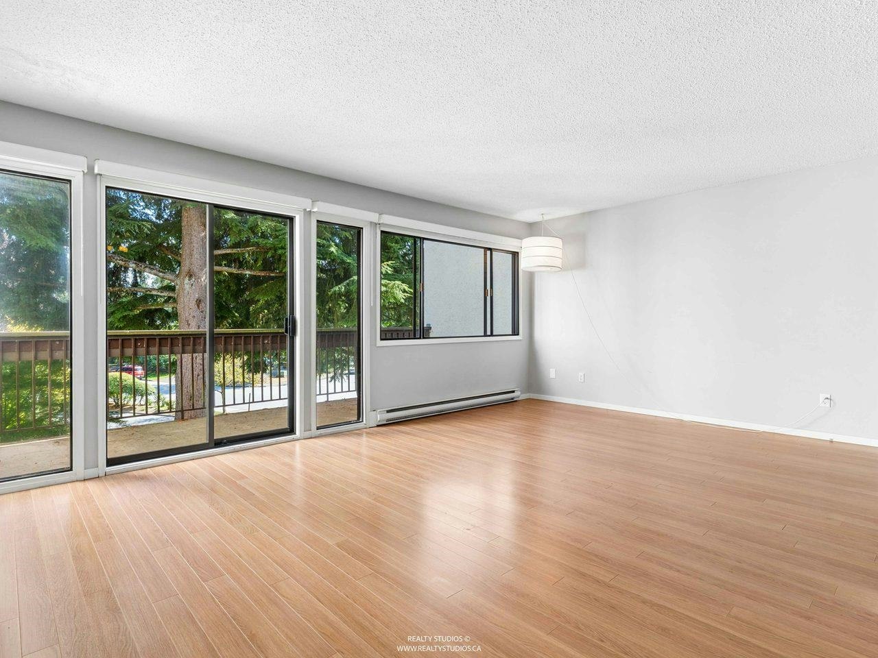 6-7335 Montecito Drive, Burnaby, BC, V5A 1R3