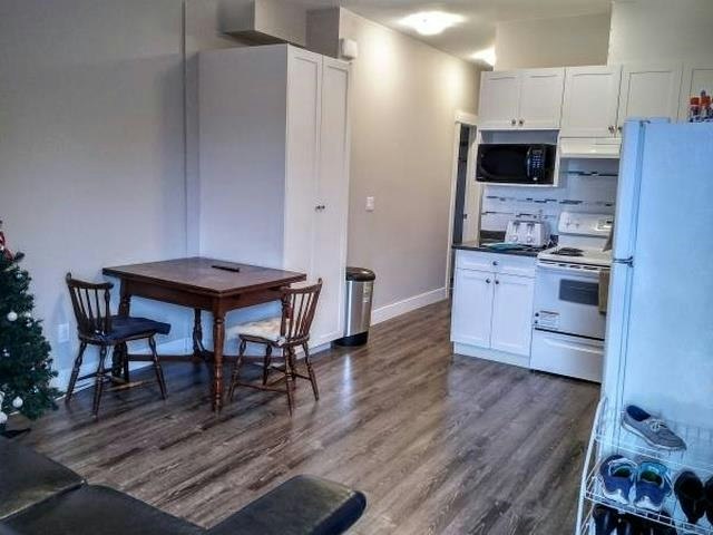 2-6878 Canada Way, Burnaby, BC, V5E 3R4 - 4