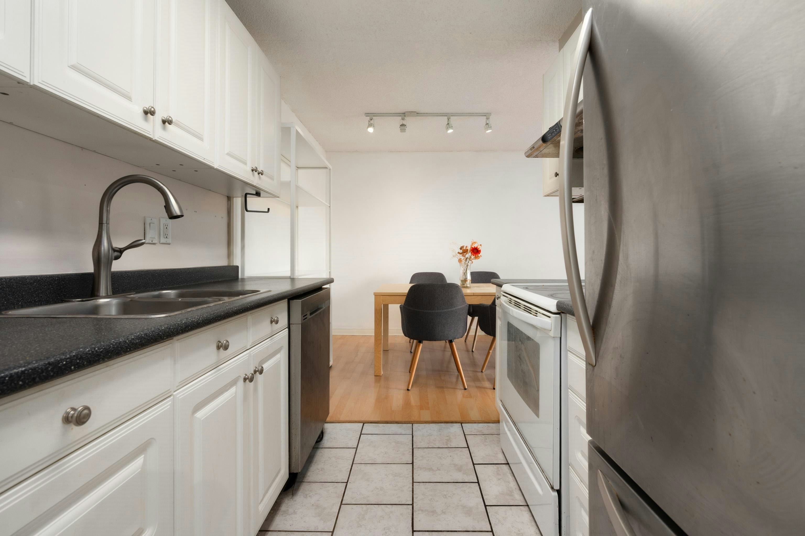 704-6689 Willingdon Avenue, Burnaby, BC, V5H 3Y8 - 10