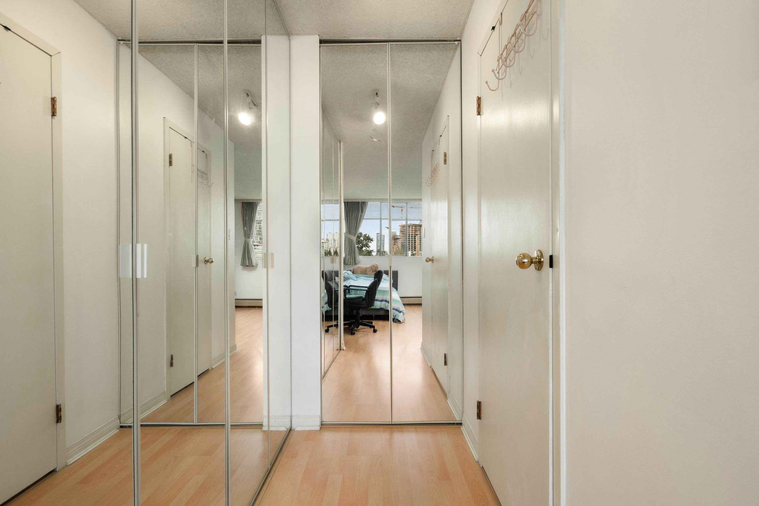 704-6689 Willingdon Avenue, Burnaby, BC, V5H 3Y8 - 11