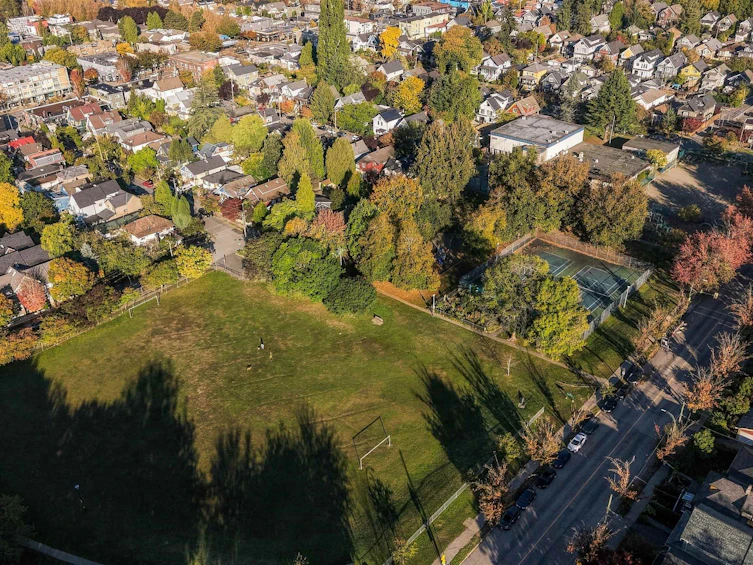 1761 E 4th Avenue, Vancouver, BC, V5N 1J9 - 38