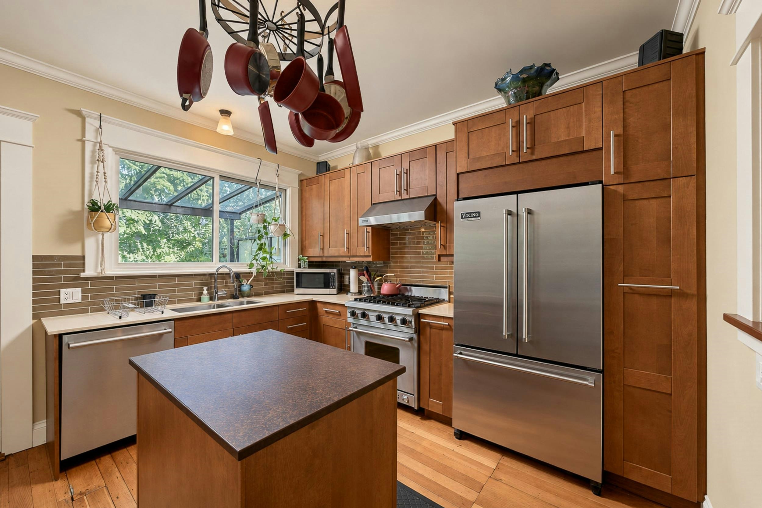 1761 E 4th Avenue, Vancouver, BC, V5N 1J9 - 11