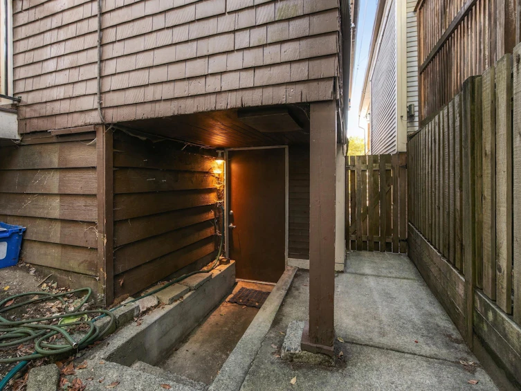 1761 E 4th Avenue, Vancouver, BC, V5N 1J9 - 35