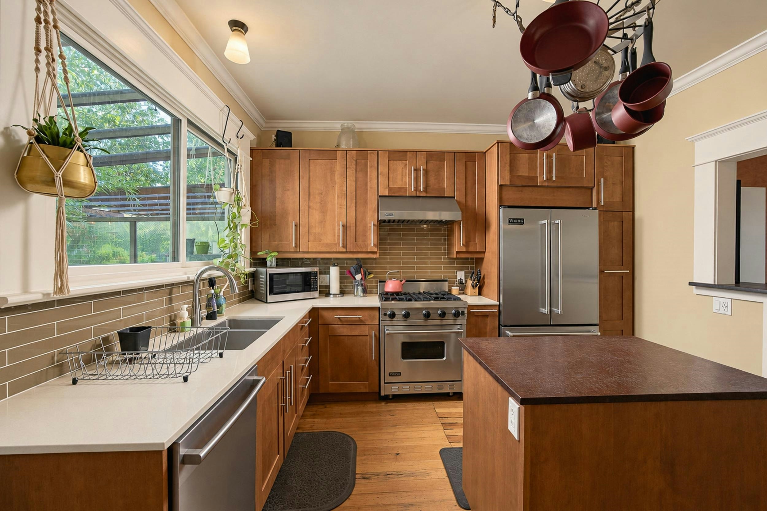 1761 E 4th Avenue, Vancouver, BC, V5N 1J9 - 13