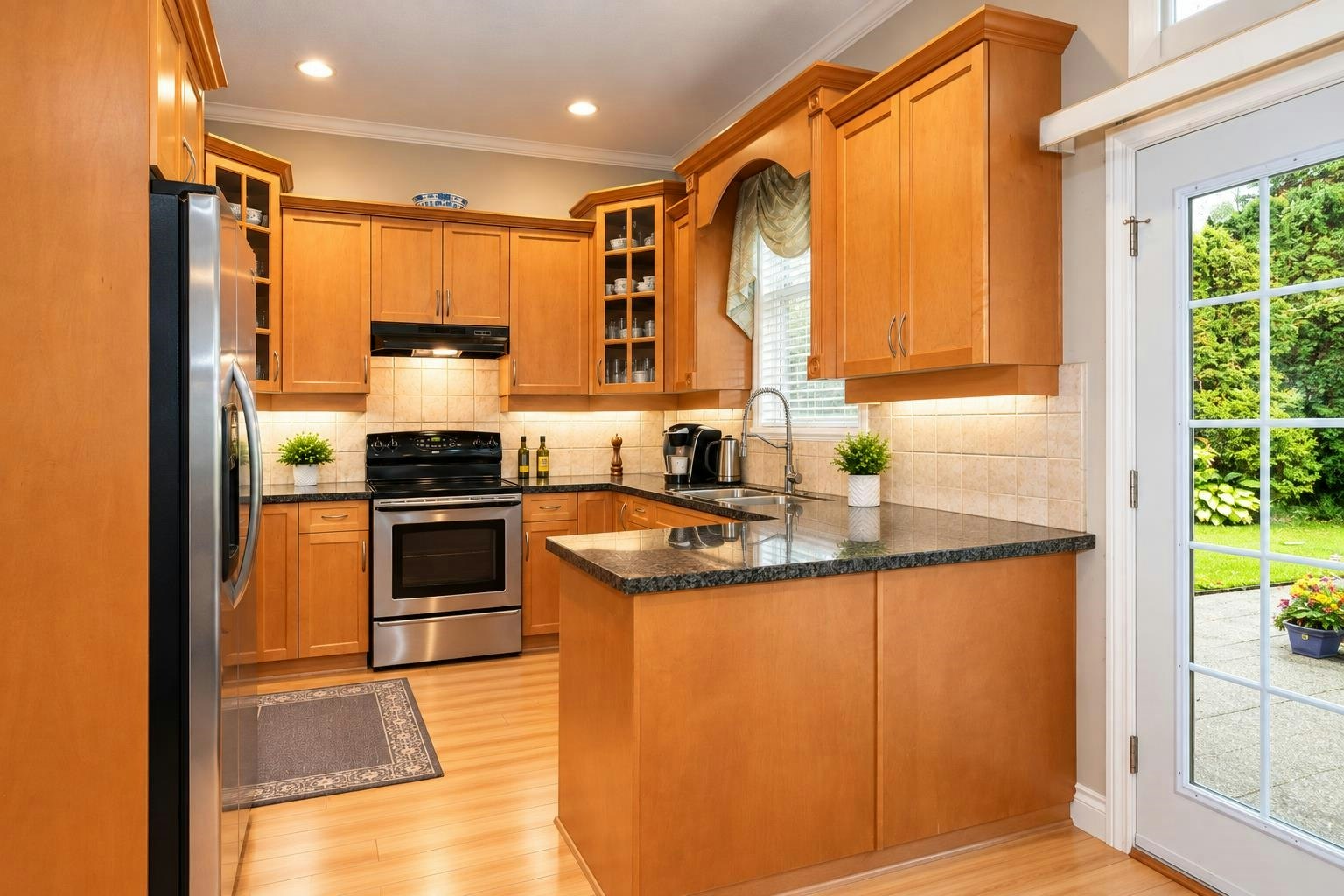 607 Sunset Avenue, Coquitlam, BC, V3K 2B8 - 5
