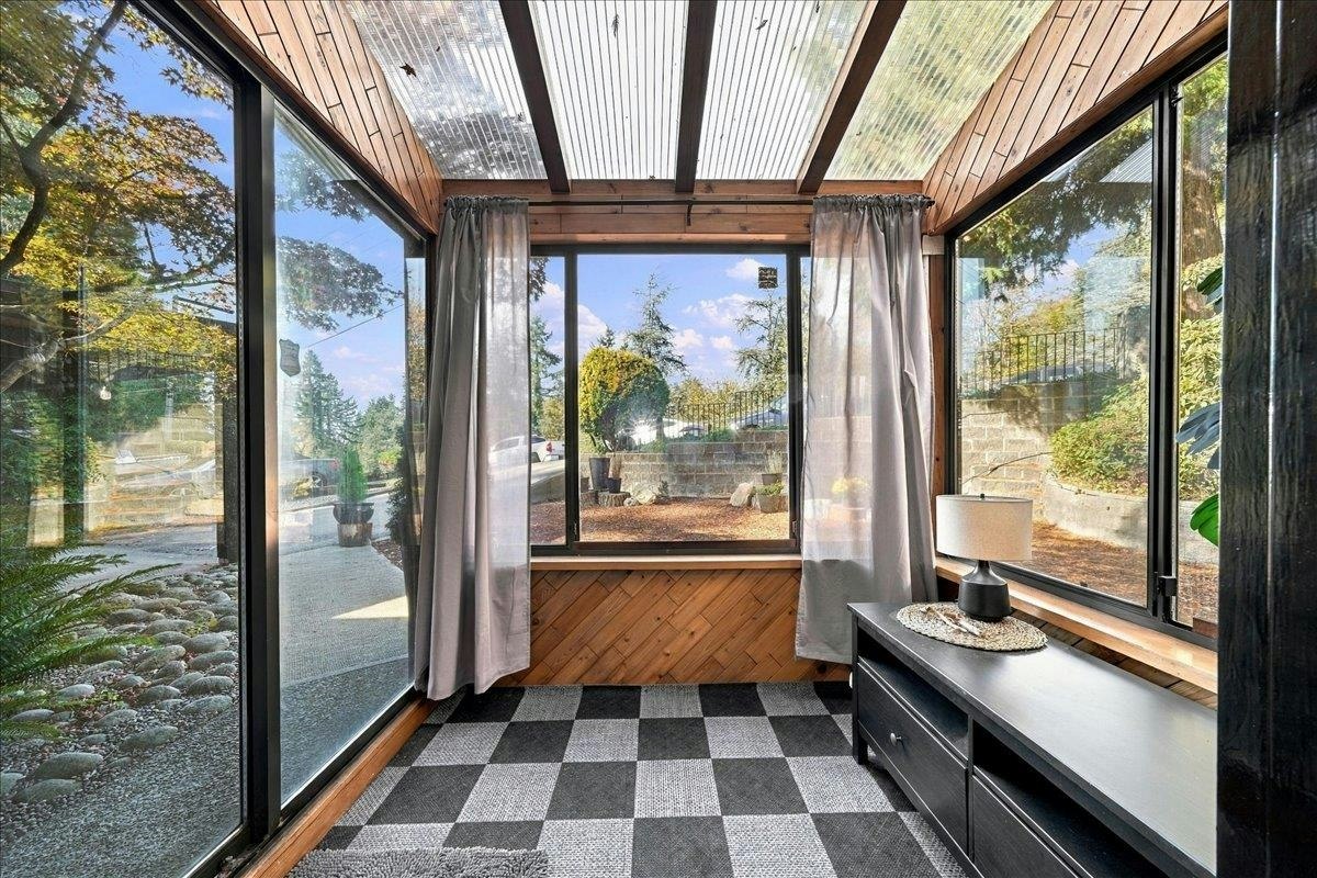 2363 Windridge Drive, North Vancouver, BC, V7H 1B6 - 7