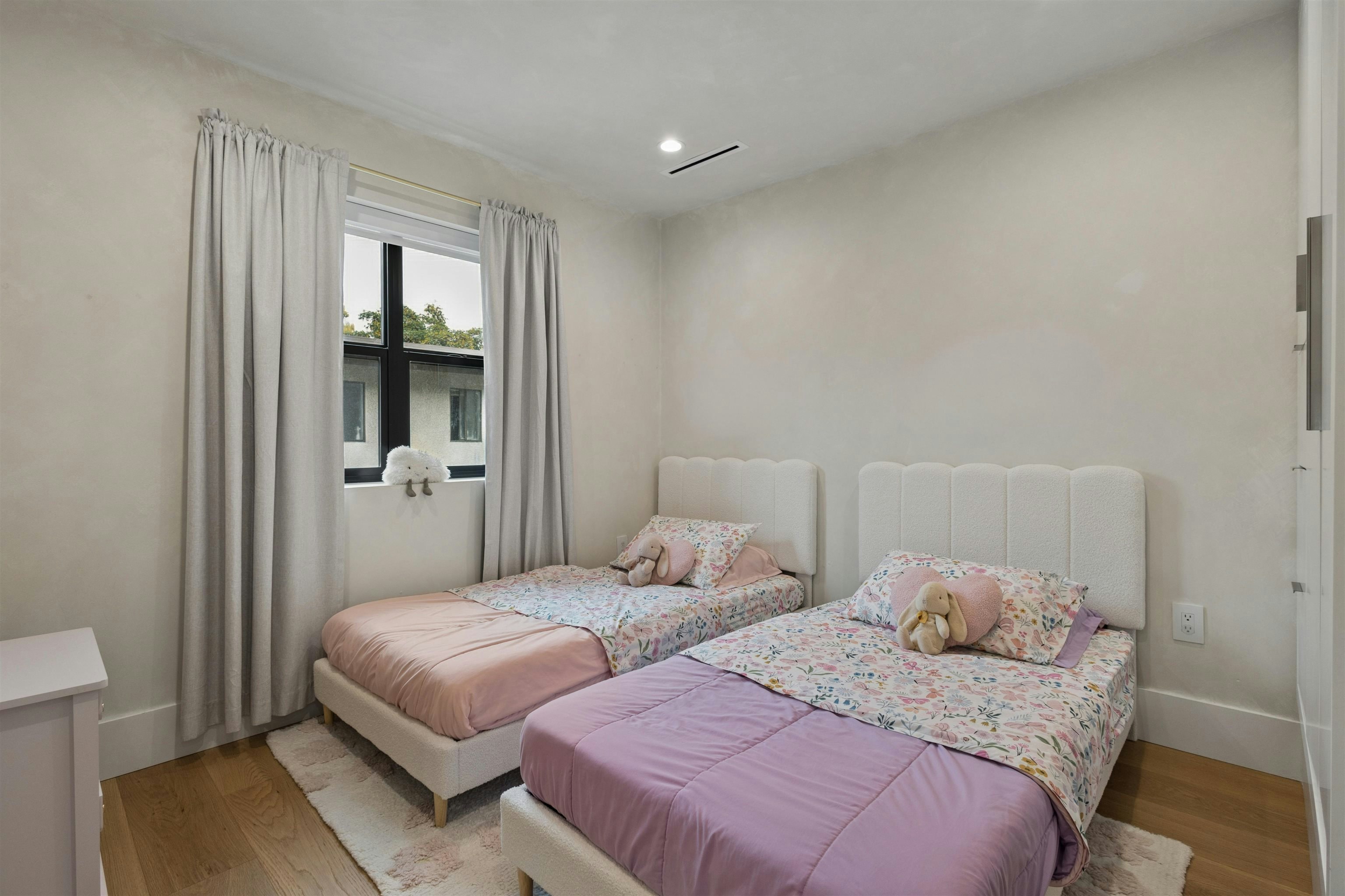 1014 E 16th Avenue, Vancouver, BC, V5T 2W1 - 28