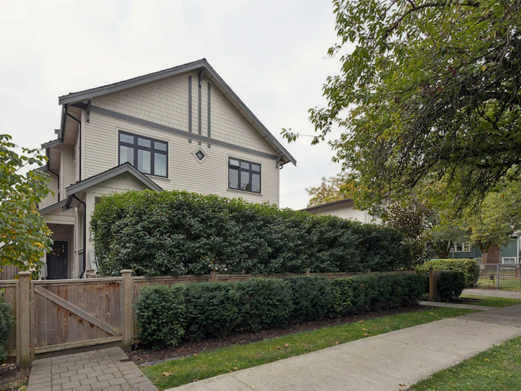 1014 E 16th Avenue, Vancouver, BC, V5T 2W1 - 39