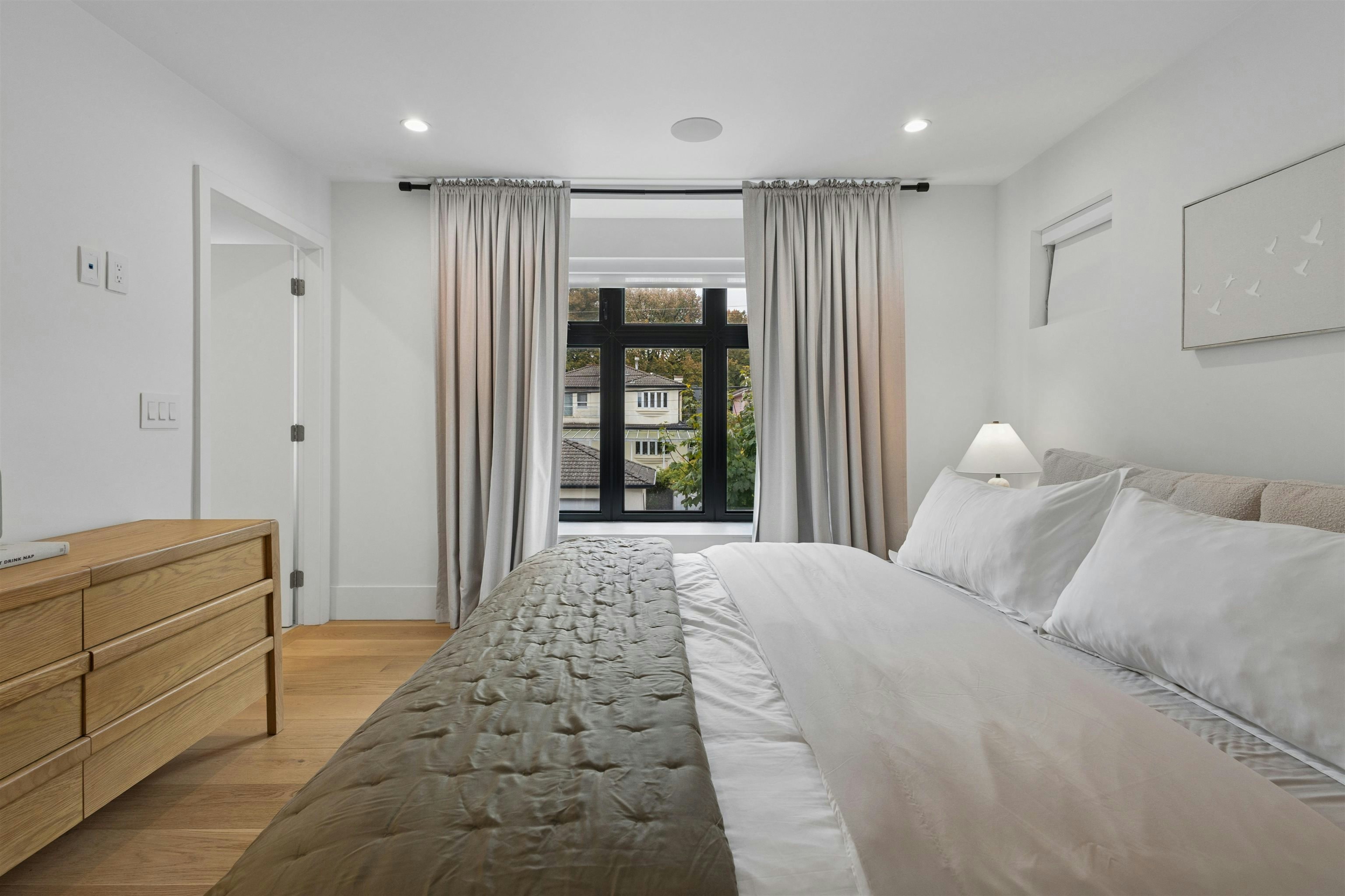 1014 E 16th Avenue, Vancouver, BC, V5T 2W1 - 22