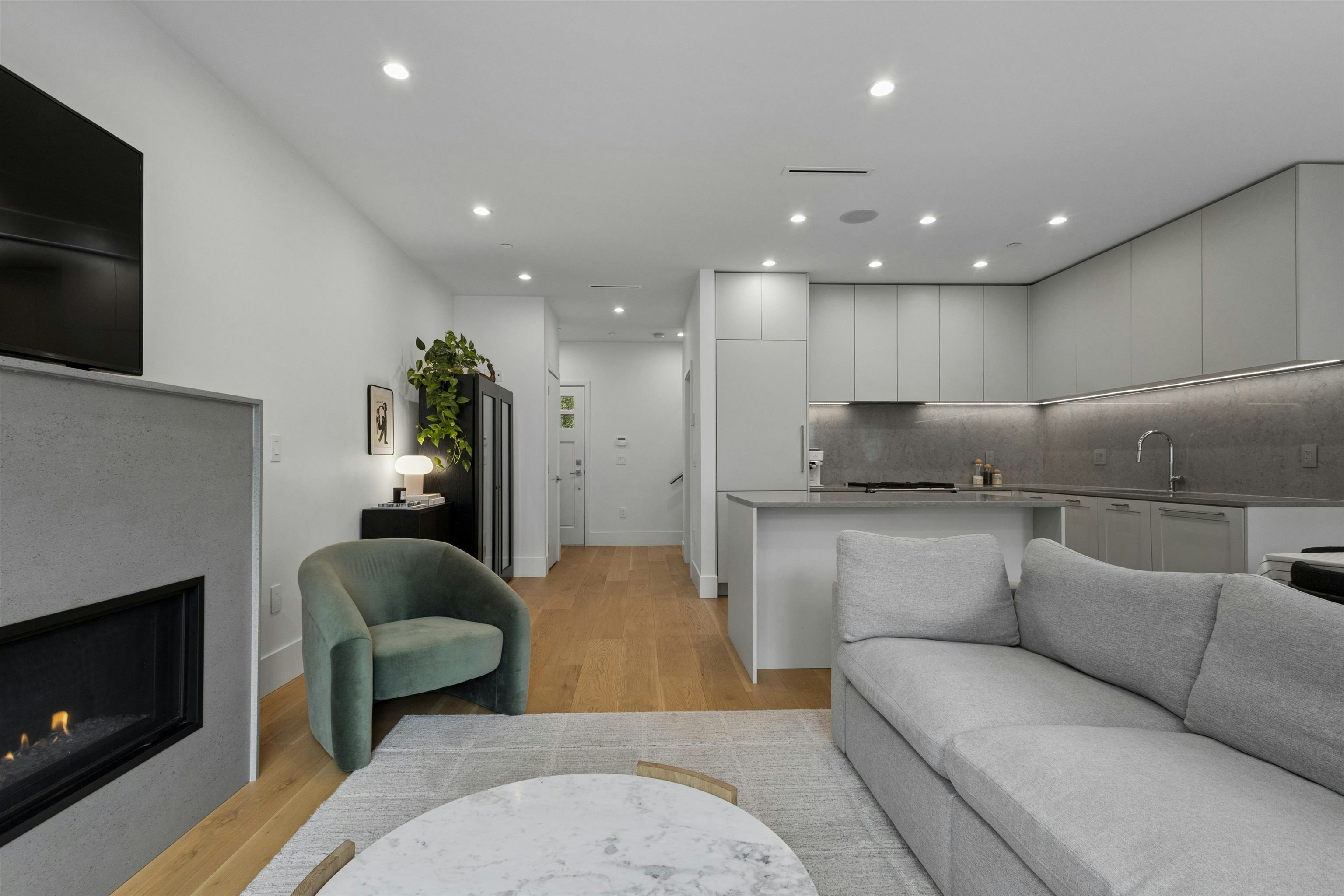 1014 E 16th Avenue, Vancouver, BC, V5T 2W1 - 11