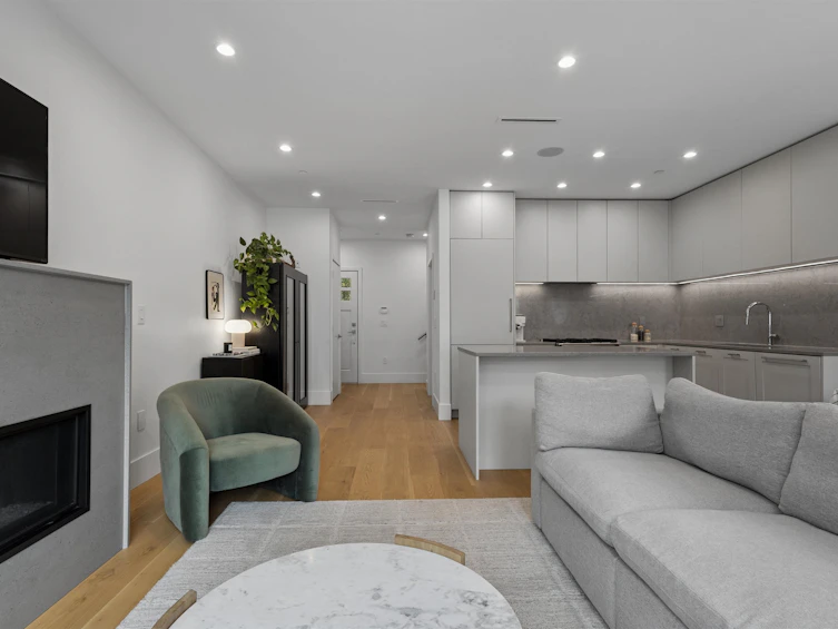 1014 E 16th Avenue, Vancouver, BC, V5T 2W1 - 11