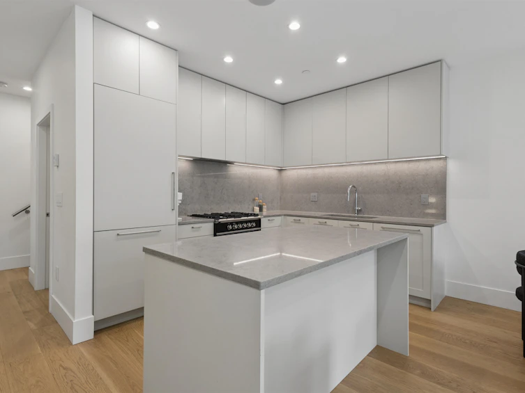 1014 E 16th Avenue, Vancouver, BC, V5T 2W1 - 3