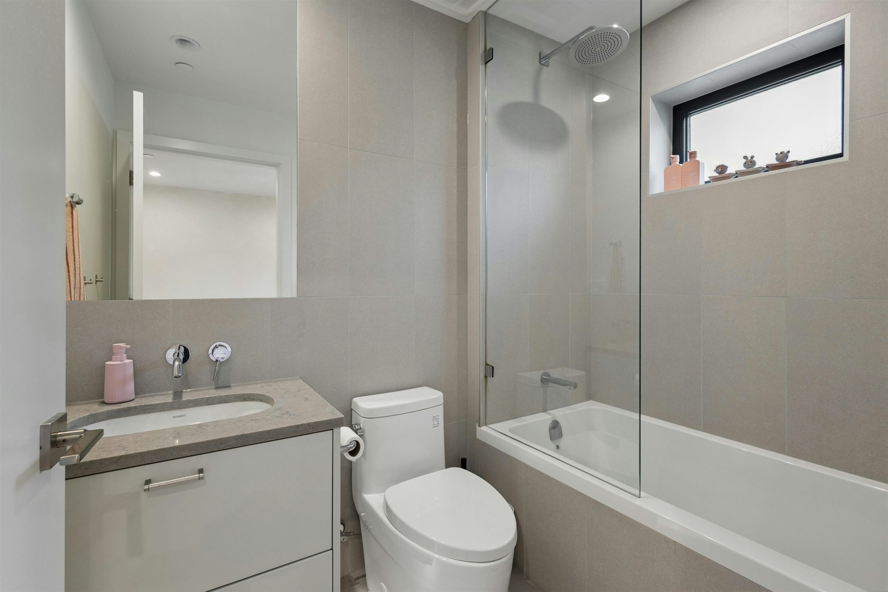 1014 E 16th Avenue, Vancouver, BC, V5T 2W1 - 30