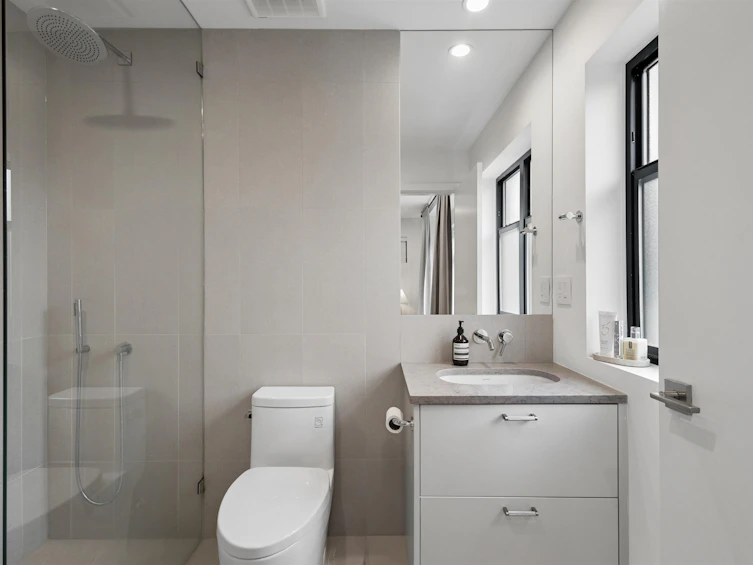 1014 E 16th Avenue, Vancouver, BC, V5T 2W1 - 25